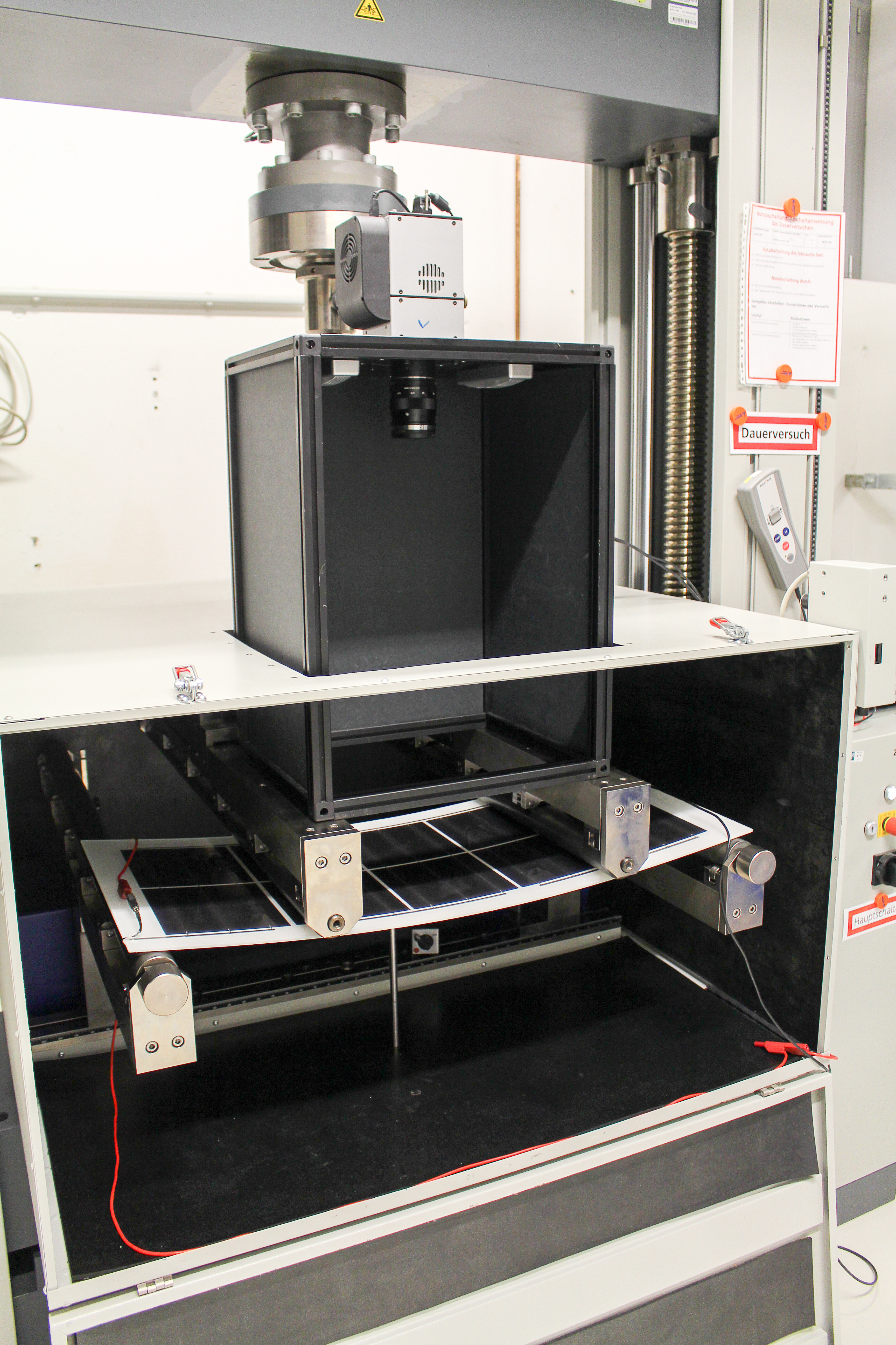 electroluminescence 4-point bending test