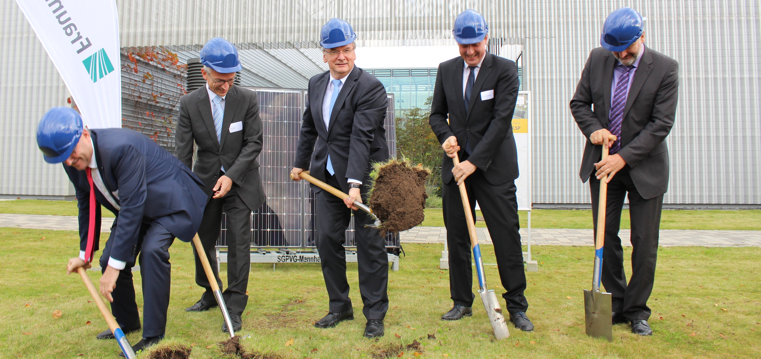 Spatenstich Solaranlage CSP Halle Fraunhofer CSP Haseloff Solaranlage